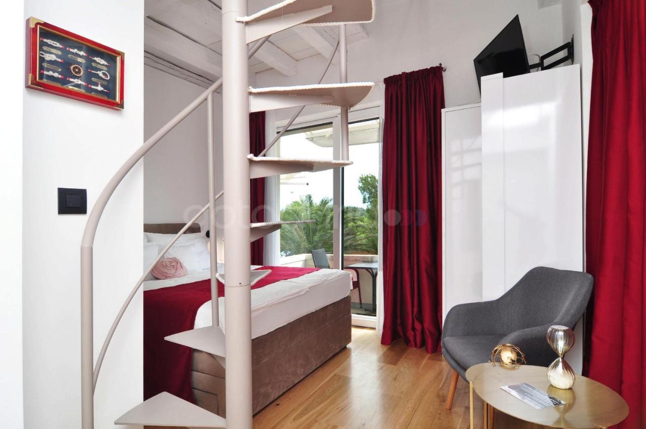 Beachfront Deluxe B&B มาคาร์สกา ภายนอก รูปภาพ