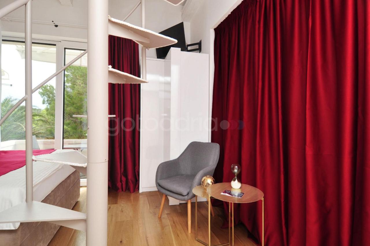 Beachfront Deluxe B&B มาคาร์สกา ภายนอก รูปภาพ