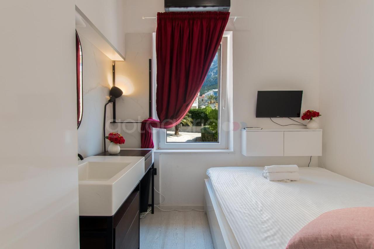 Beachfront Deluxe B&B มาคาร์สกา ภายนอก รูปภาพ