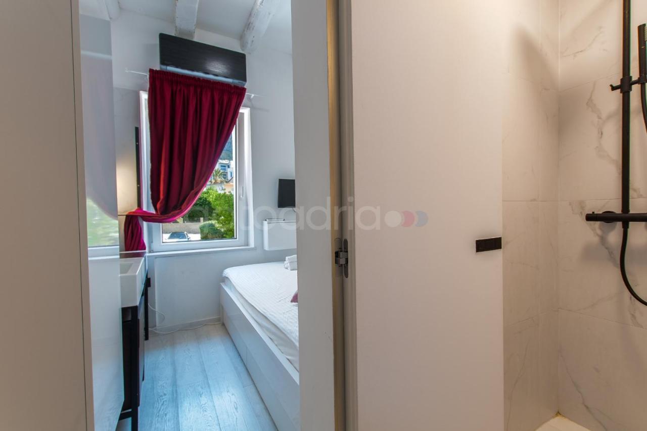 Beachfront Deluxe B&B มาคาร์สกา ภายนอก รูปภาพ