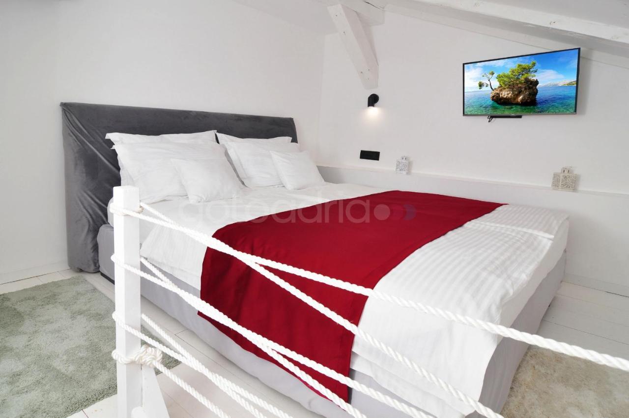 Beachfront Deluxe B&B มาคาร์สกา ภายนอก รูปภาพ