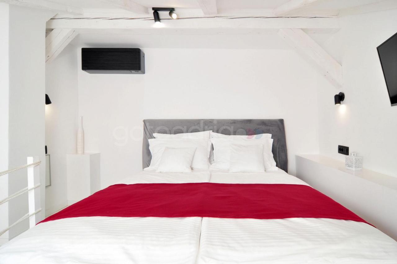 Beachfront Deluxe B&B มาคาร์สกา ภายนอก รูปภาพ