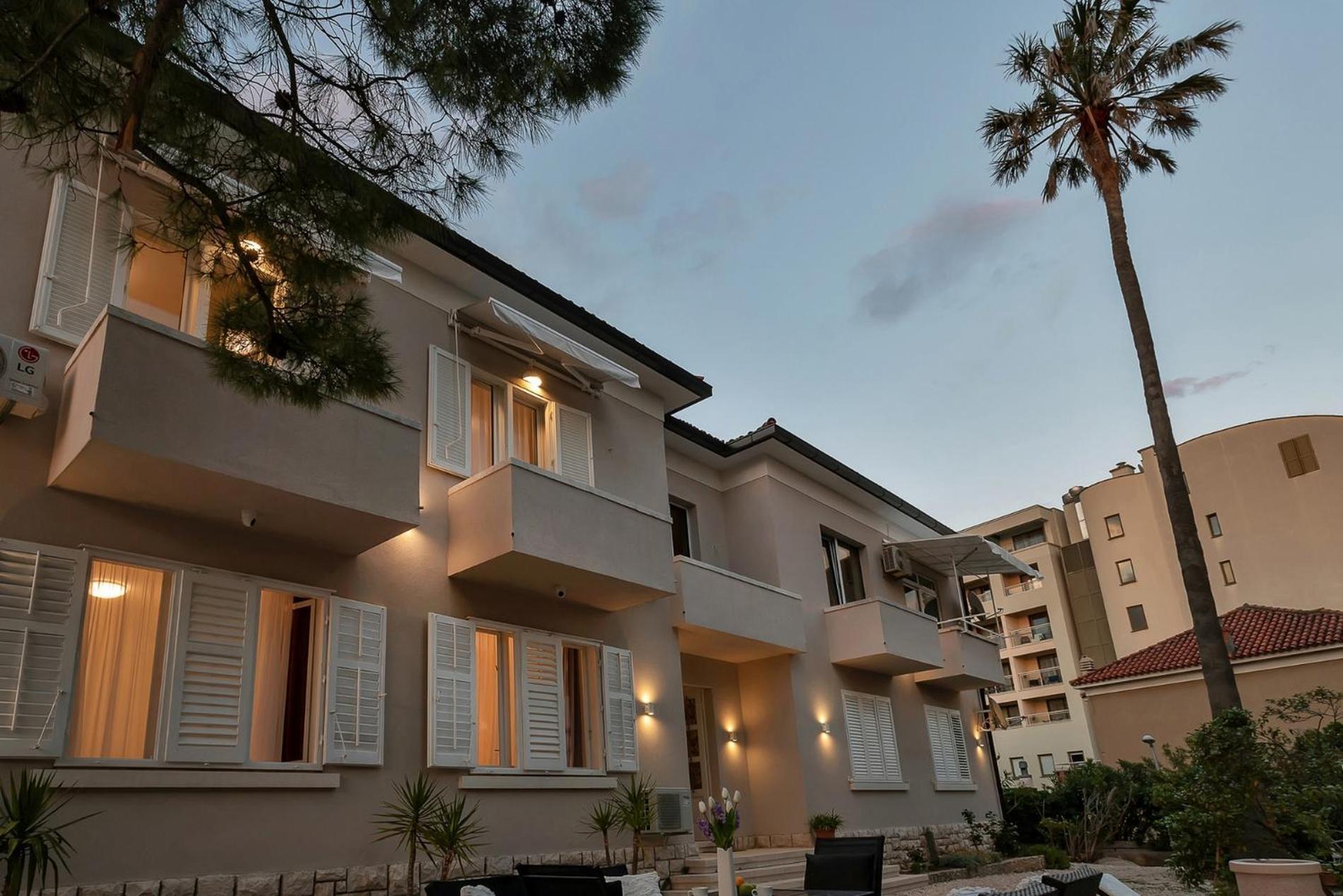 Beachfront Deluxe B&B มาคาร์สกา ภายนอก รูปภาพ